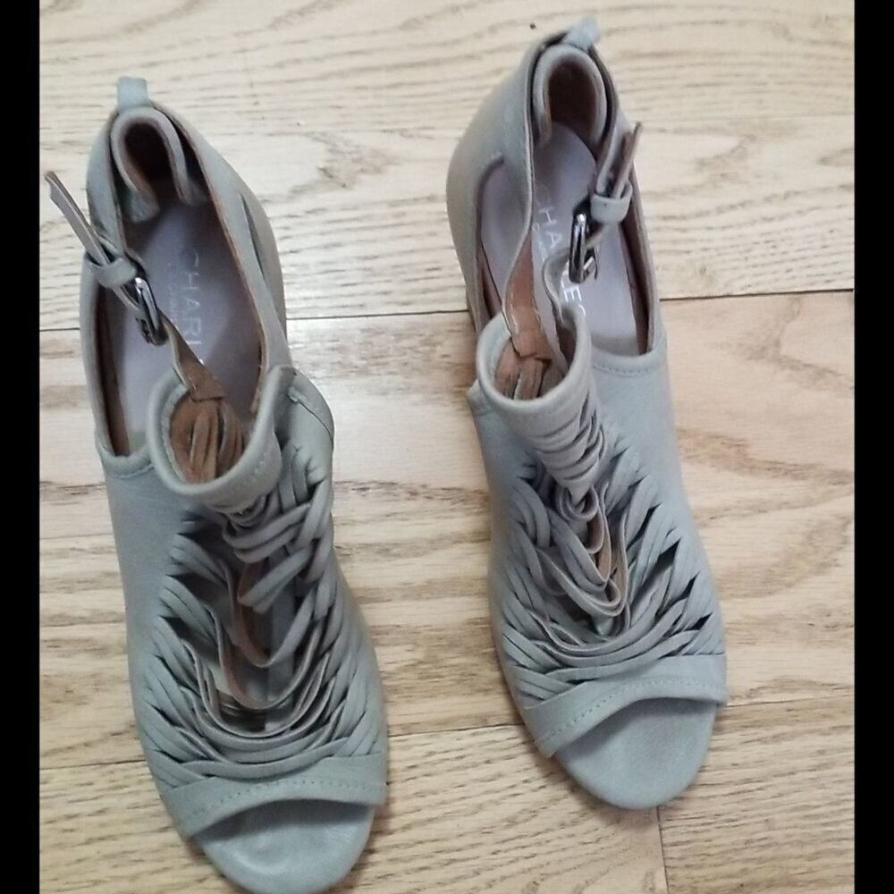 CHARLES BY CHARLES DAVID STRAPPY SANDALS SZ 8 1/2